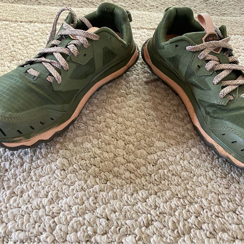 Altra Women's Lone Peak 6 Trail Running Shoe in the Dusty Olive 7.5 Hike Cabin - Picture 3 of 9